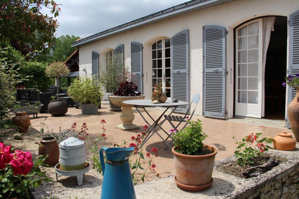 Maison D'Hotes Le Lavoir Fontaines  Esterno foto